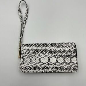 NWOT- Faux Leather Wallet